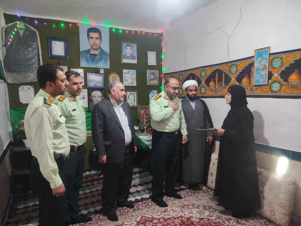 گزارش تصویری | تجلیل از خانواده شهید سپهدار نوری و مروری بر زندگی این مدافع نظم و امنیت